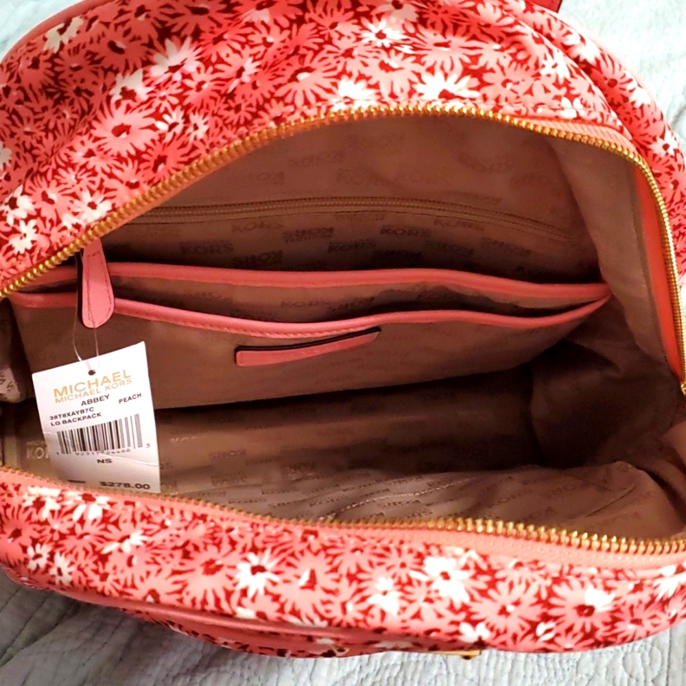 NWT MICHAEL KORS ABBEY NYLON LARGE BACKPACK 💕 - Picture 5 of 12